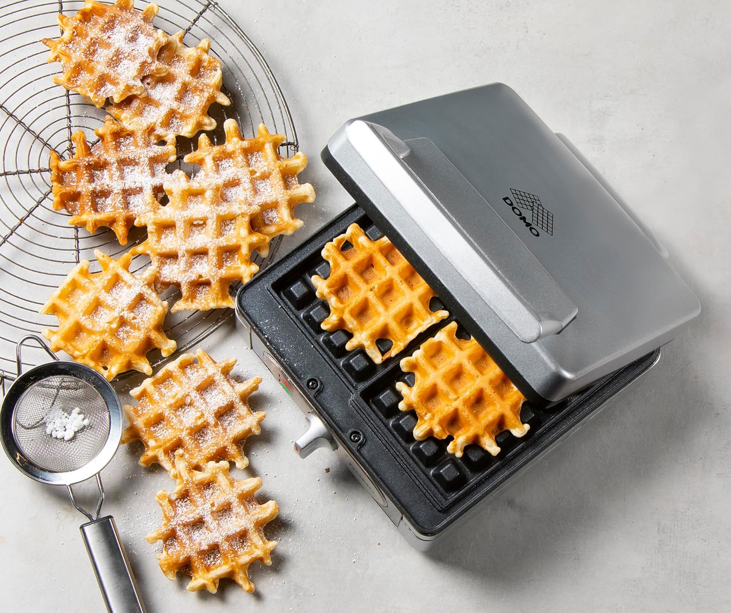 DOMO - gaufrier inox, 4x7 gaufres rectangulaires, 1400W, DO9047W