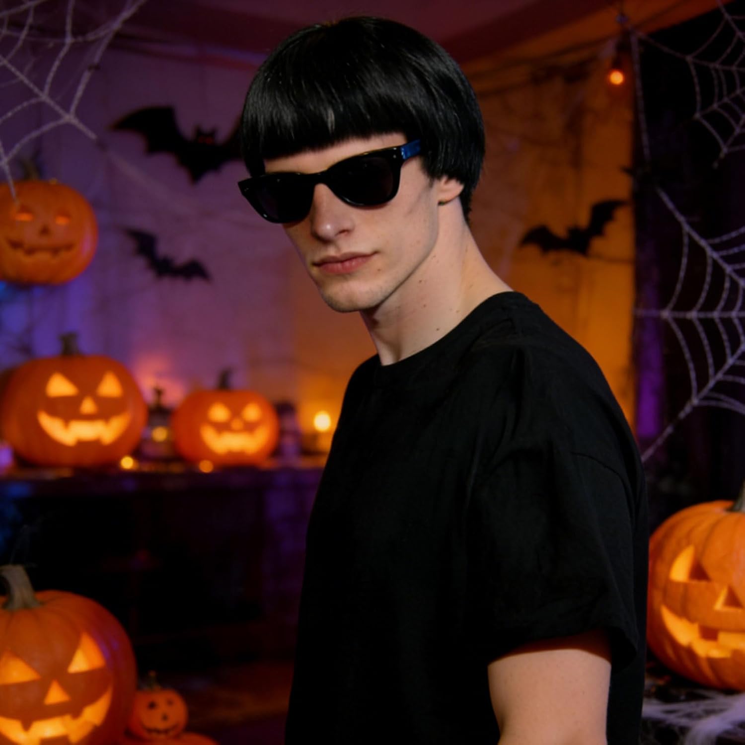 Perruque cosplay noire années 60, coupe boule avec frange, adulte