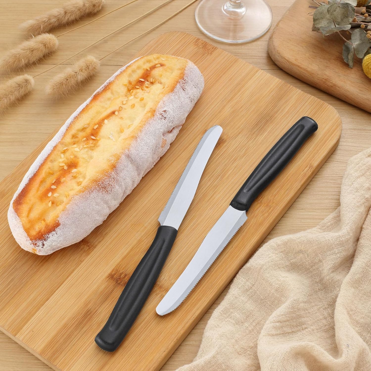 Pleafind - Couteaux de Table, 12 pcs, lame dentelée, manche ergonomique, lavable au lave-vaisselle