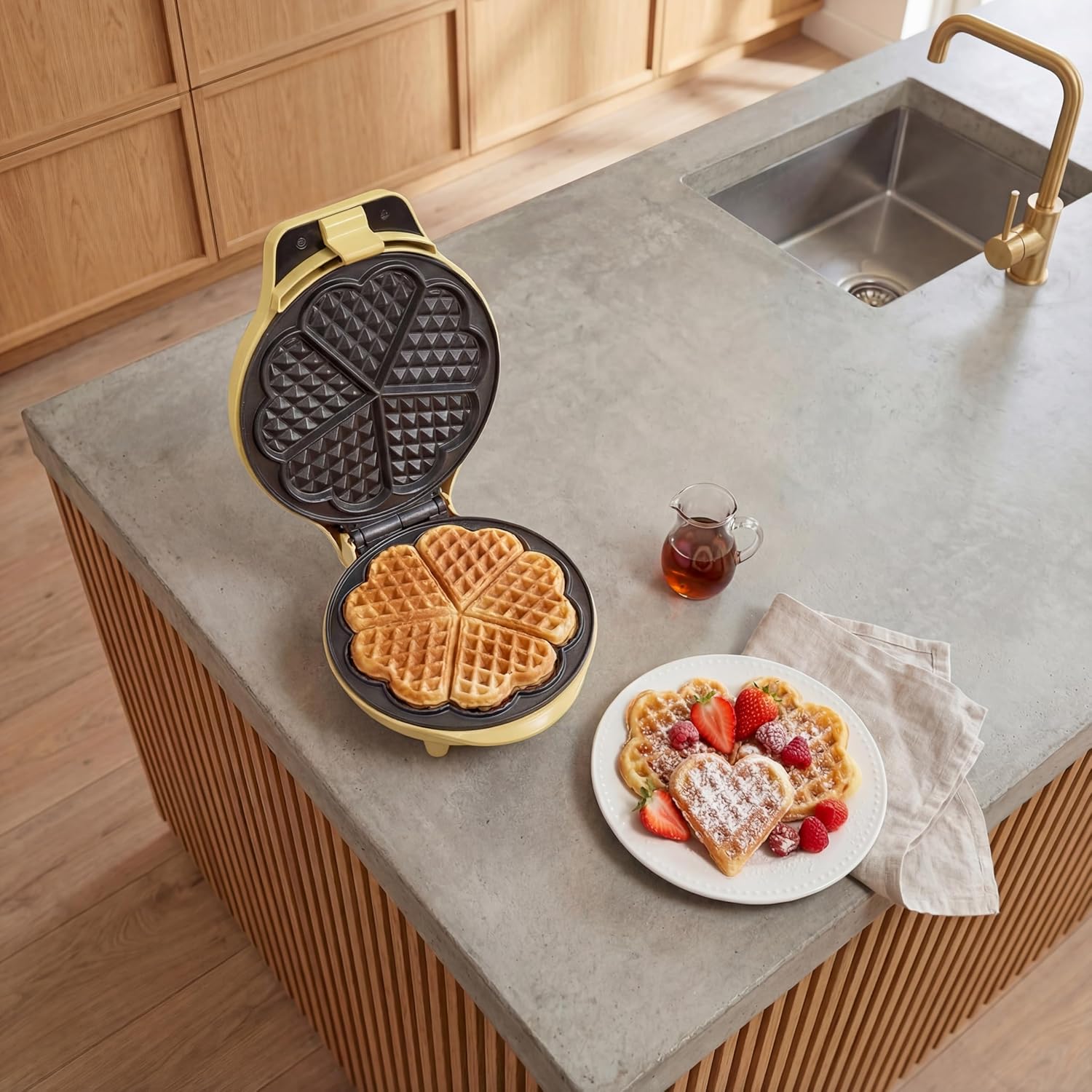 Bestron - Gaufrier classique rétro - 700W - plaques cœur antiadhésives