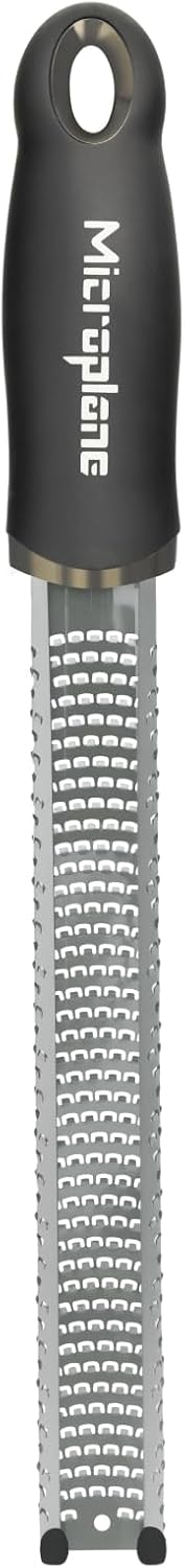 Microplane - Râpe zesteur Classic - lame fine inox - usage agrumes, fromage, gingembre, chocolat, noix