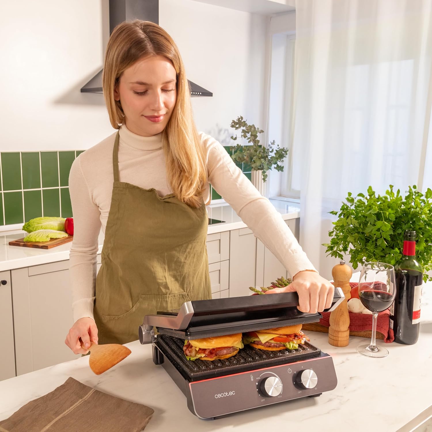 Cecotec - Rock'nGrill Blaze Neon - 29x23 cm - 2200W, plaques amovibles, ouverture 180°