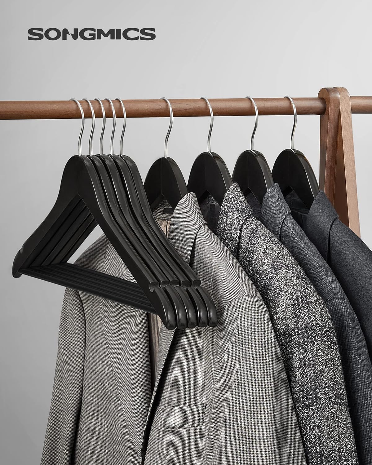 SONGMICS - cintres bois série CRW - lot de 50, antiglisse, crochet 360°, noir et argent - CRW02B-50